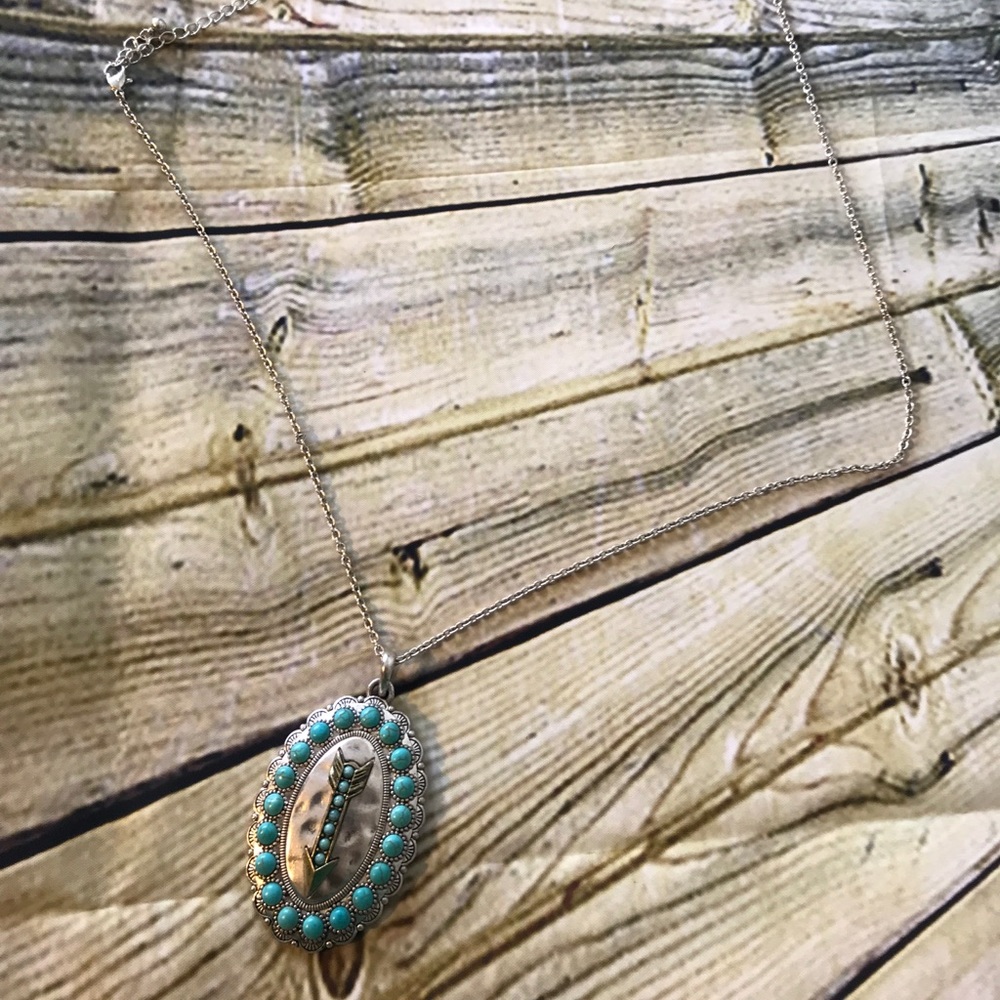 Silver Color Conch w/ Turquoise Stone!